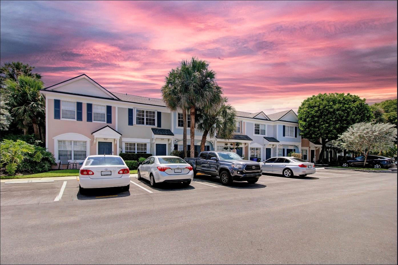 5518 Parade Place 27, Margate Unit: 27