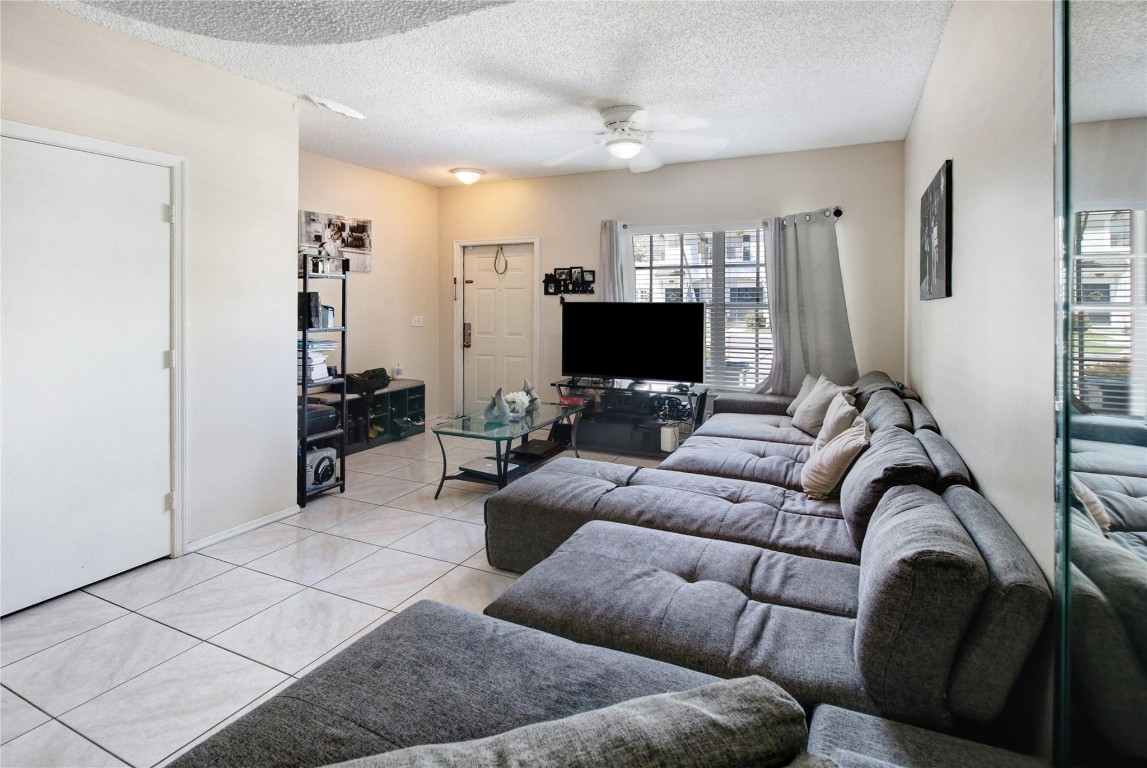 5518 Parade Place 27, Margate Unit: 27