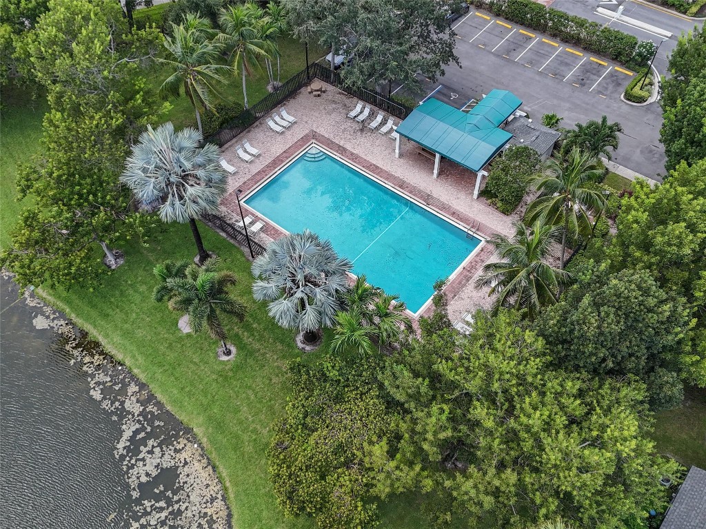 5518 Parade Place 27, Margate Unit: 27