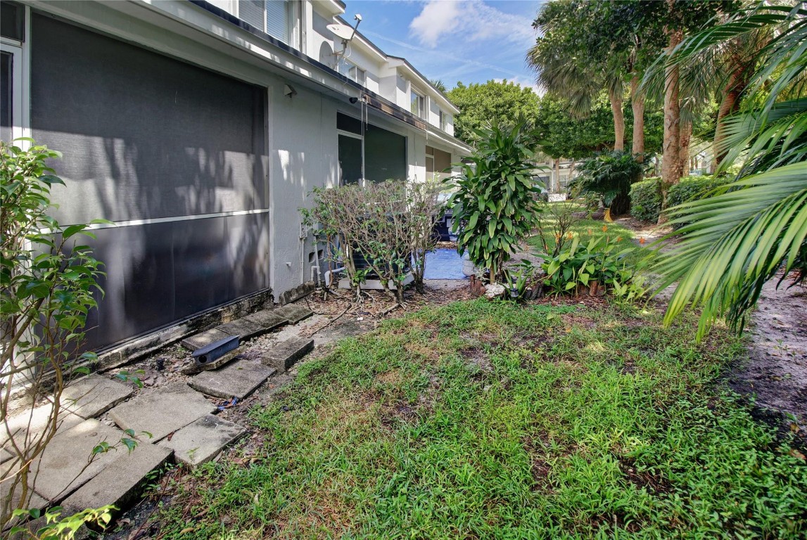 5518 Parade Place 27, Margate Unit: 27