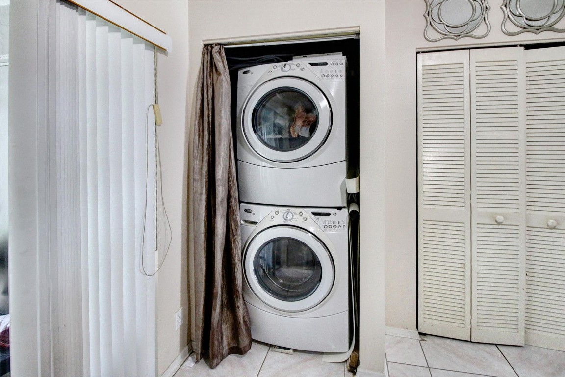 5518 Parade Place 27, Margate Unit: 27