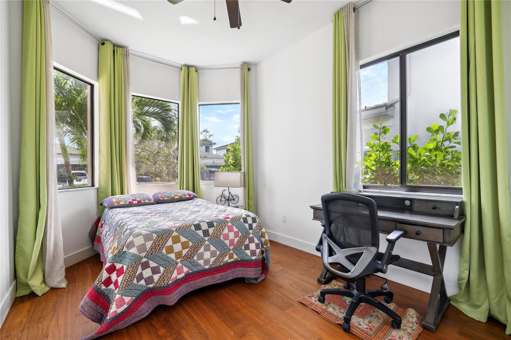 10547 N Lago Vista Cir