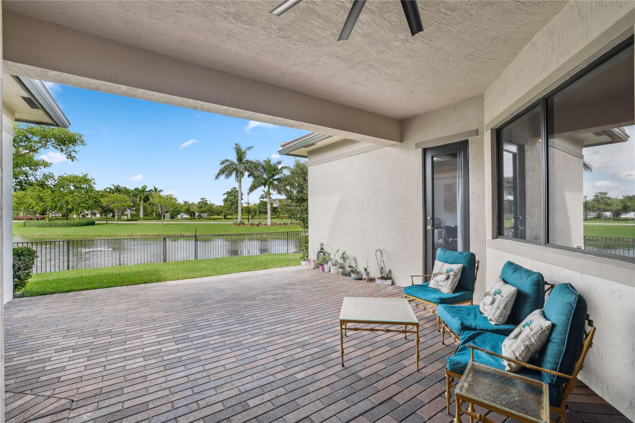 10547 N Lago Vista Cir