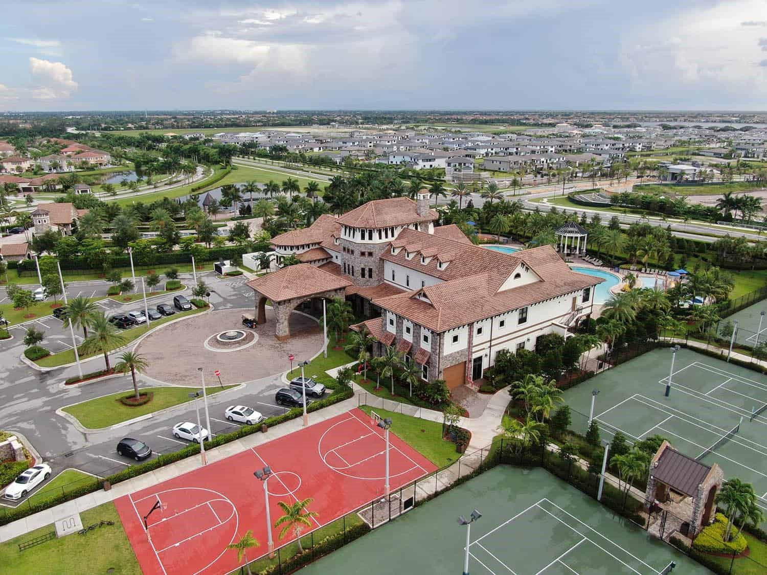 10547 N Lago Vista Cir