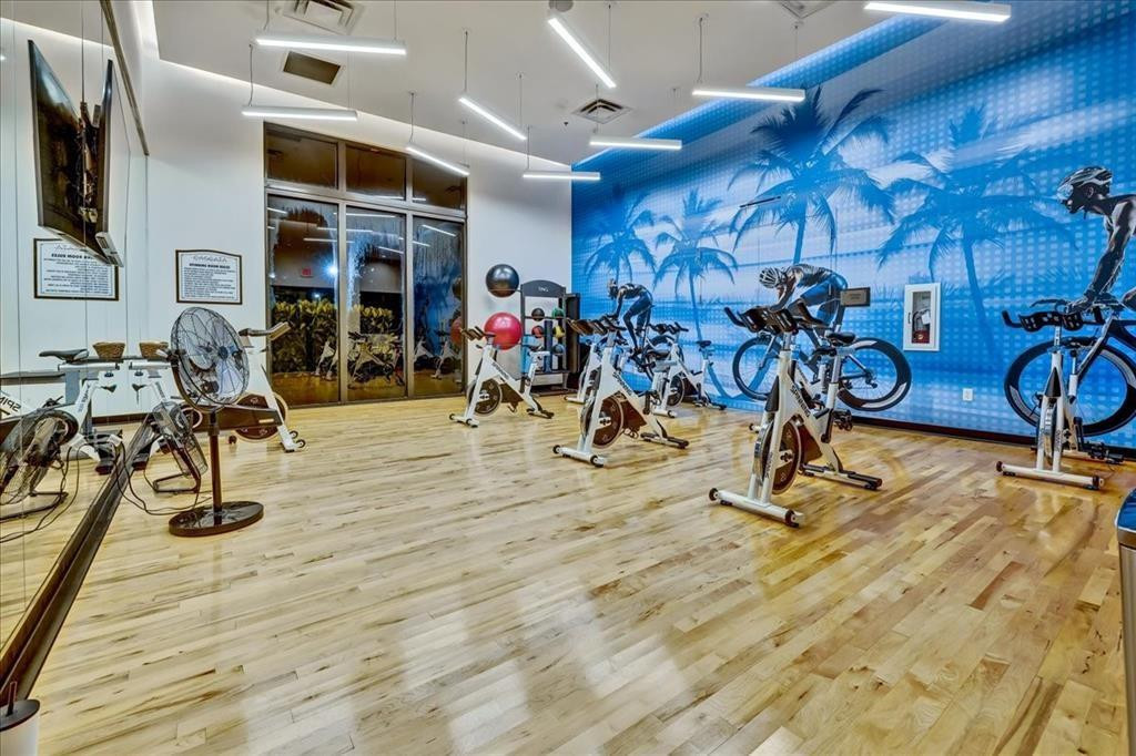 10547 N Lago Vista Cir