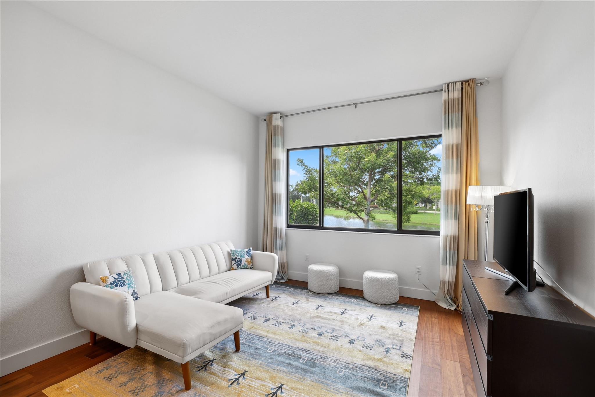 10547 N Lago Vista Cir