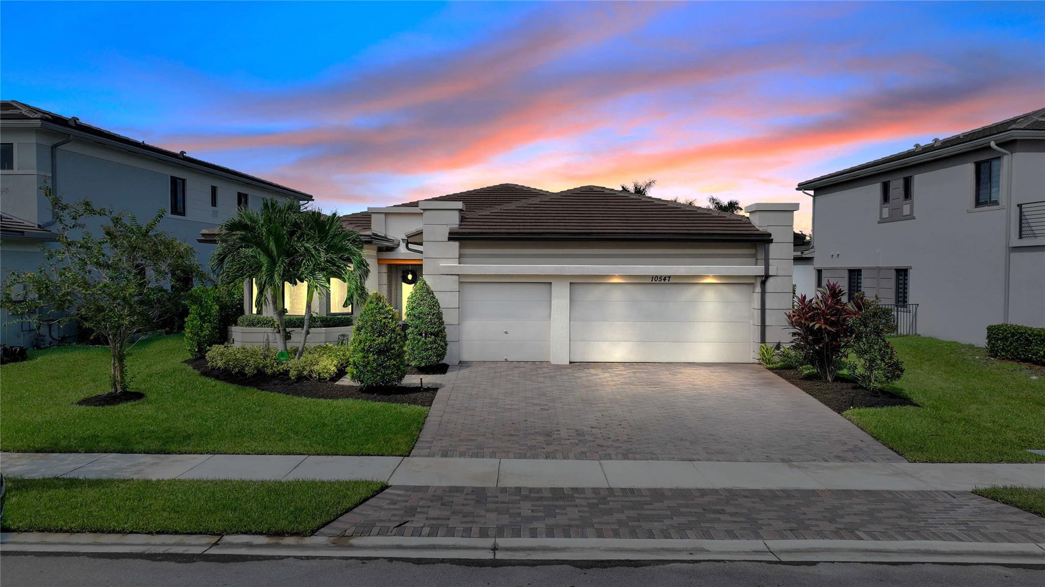 10547 N Lago Vista Cir