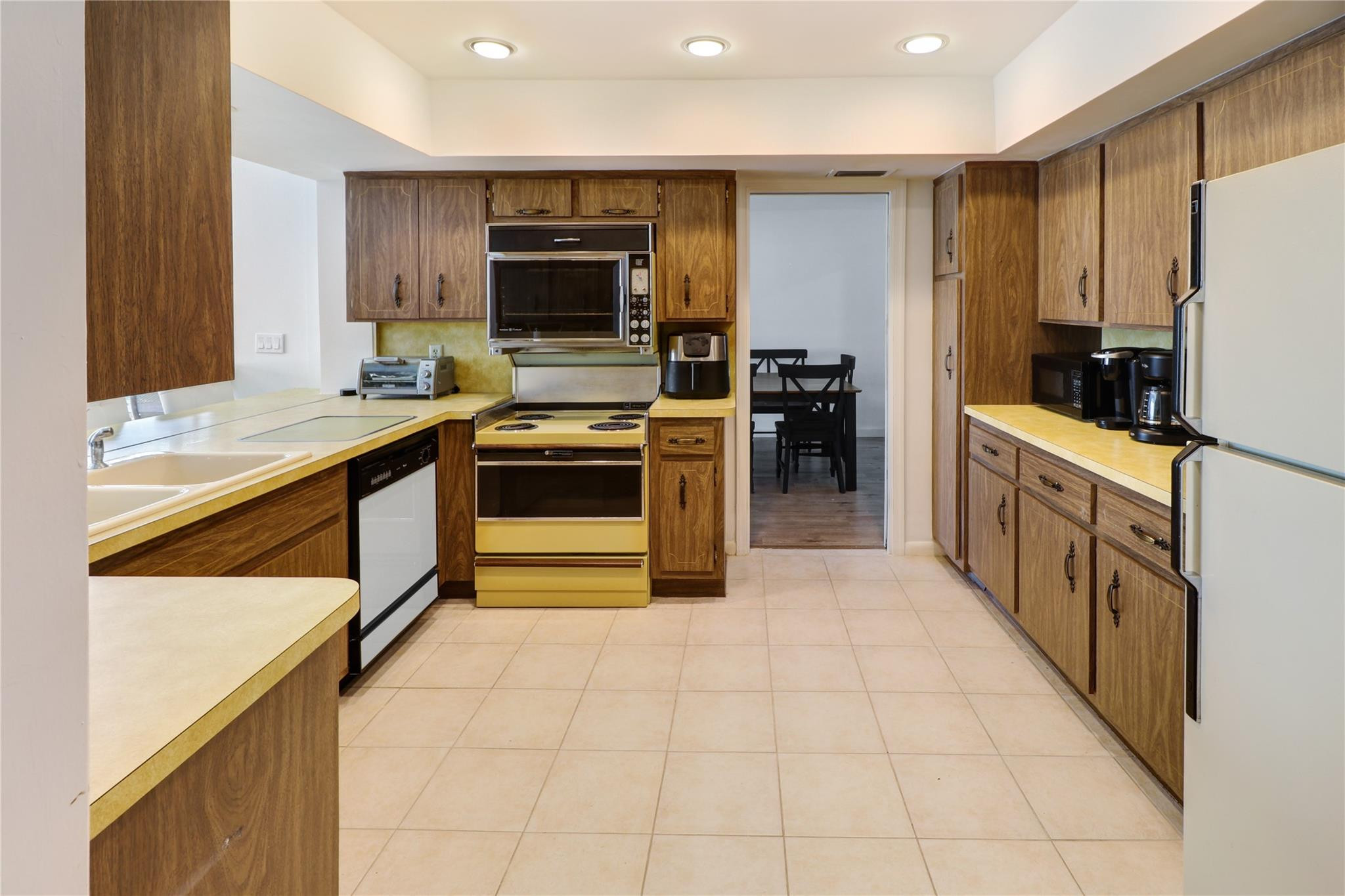 2425 NW 115th Dr