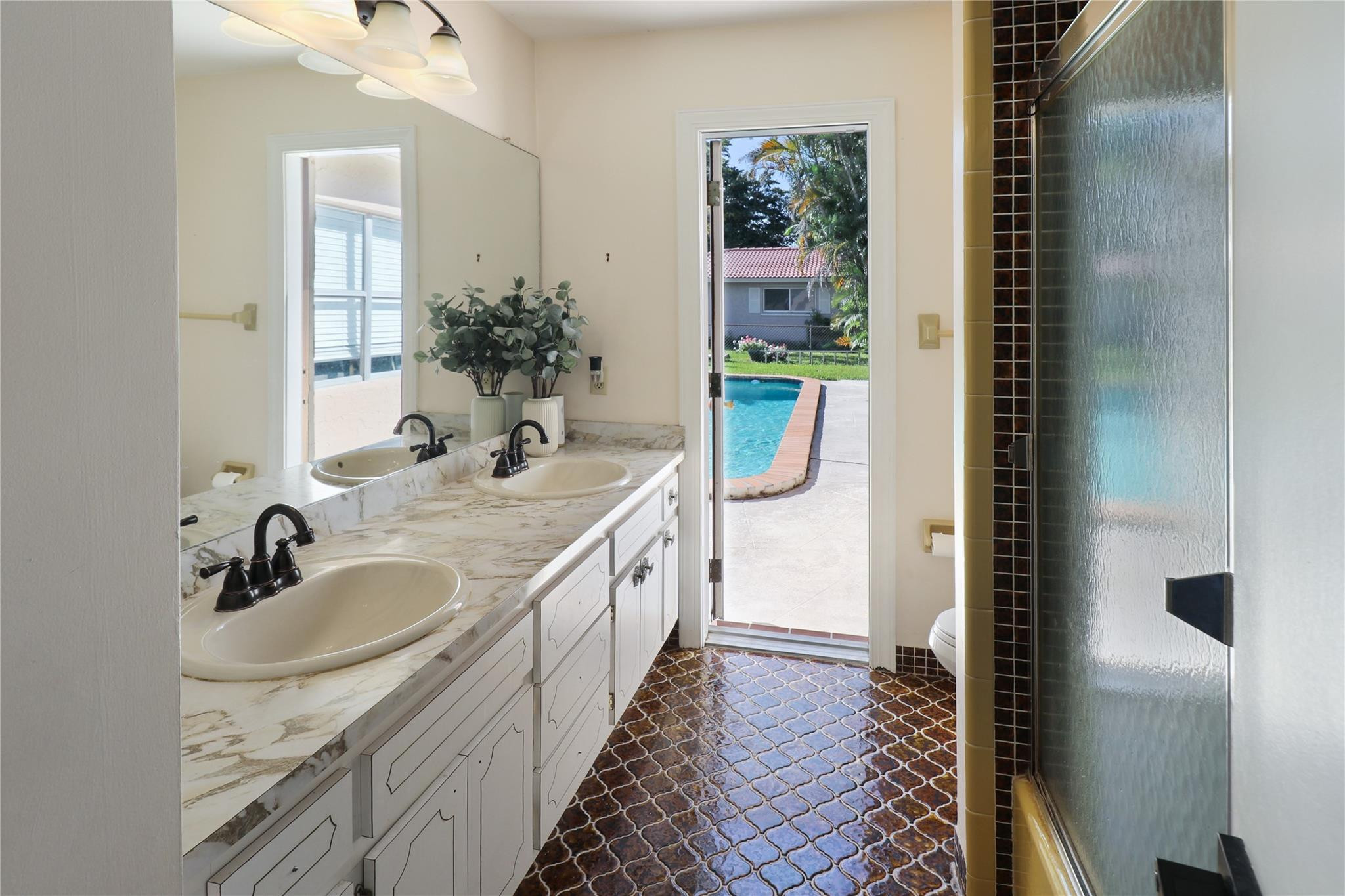 2425 NW 115th Dr
