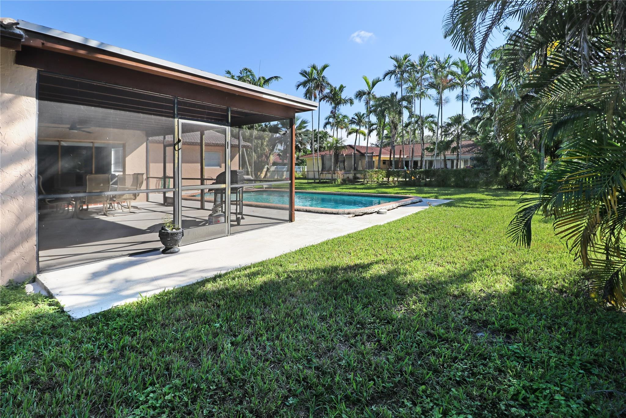 2425 NW 115th Dr