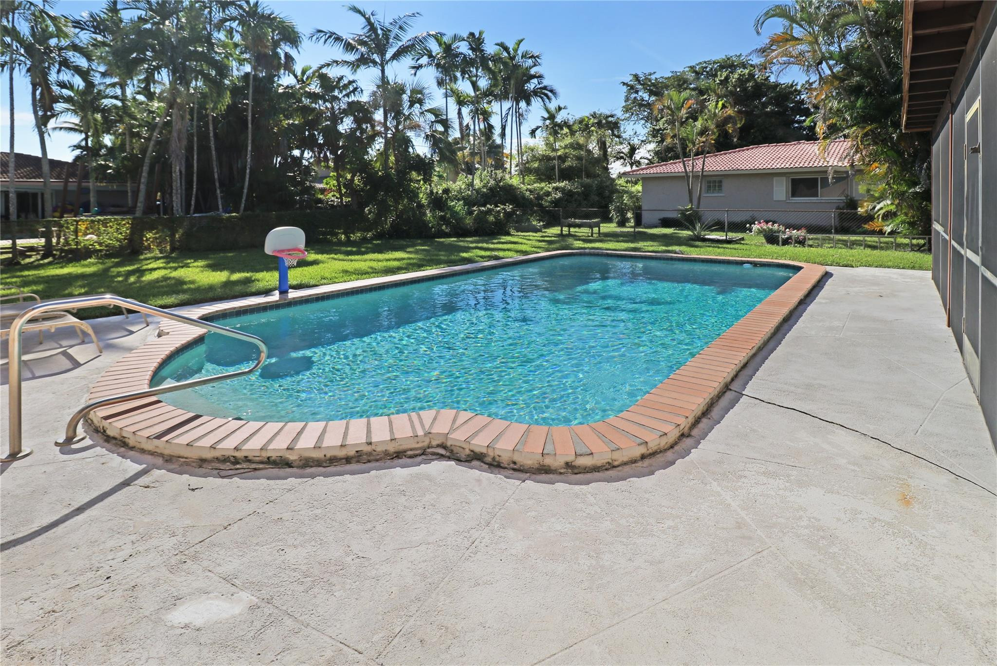 2425 NW 115th Dr