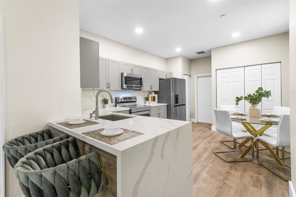 3817 Pond Apple Drive 3817, Weston Unit: 3817