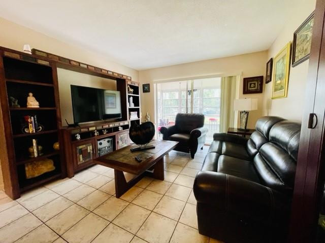 2801 NW 47th Terrace 204, Fort Lauderdale Unit: 204