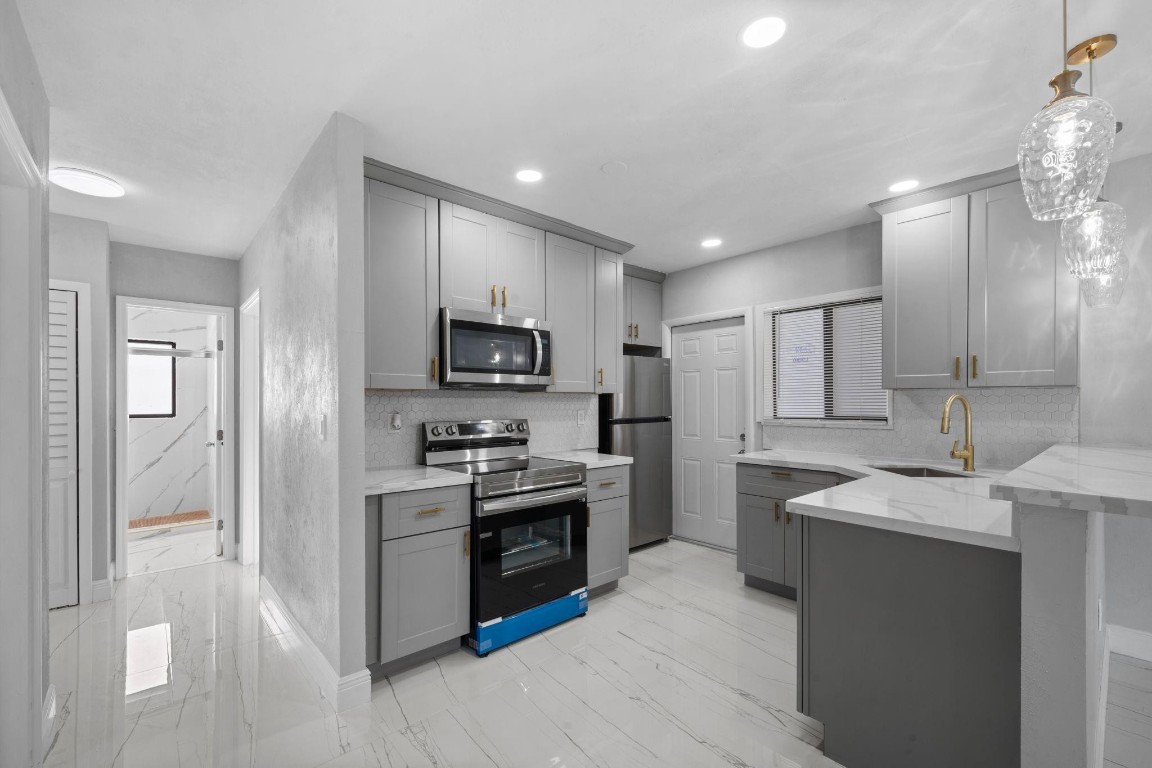 1300 NW 90th Street, Miami