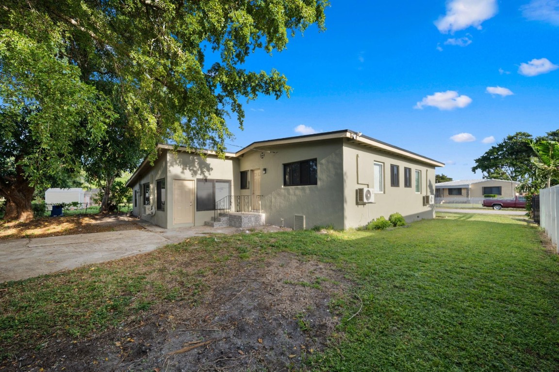 1300 NW 90th Street, Miami