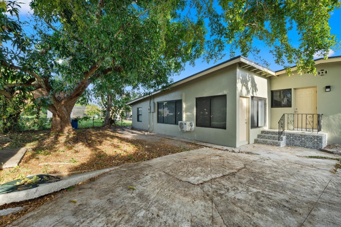 1300 NW 90th Street, Miami