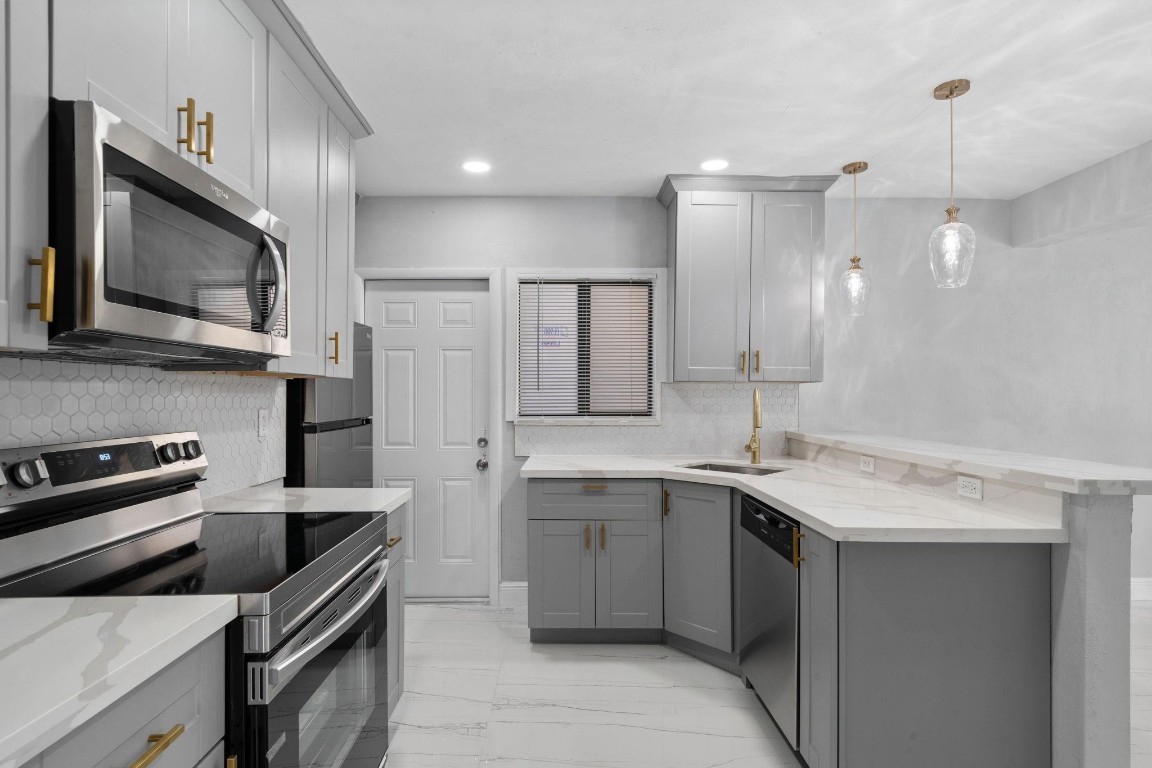 1300 NW 90th Street, Miami