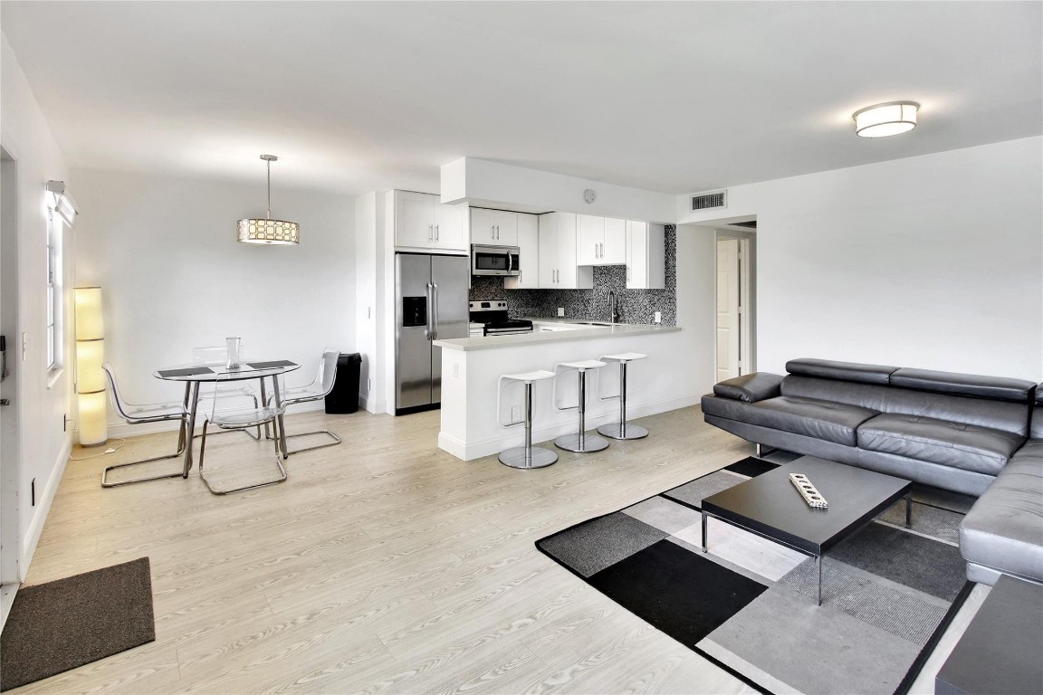 17 Fanshaw A 17, Boca Raton Unit: 17