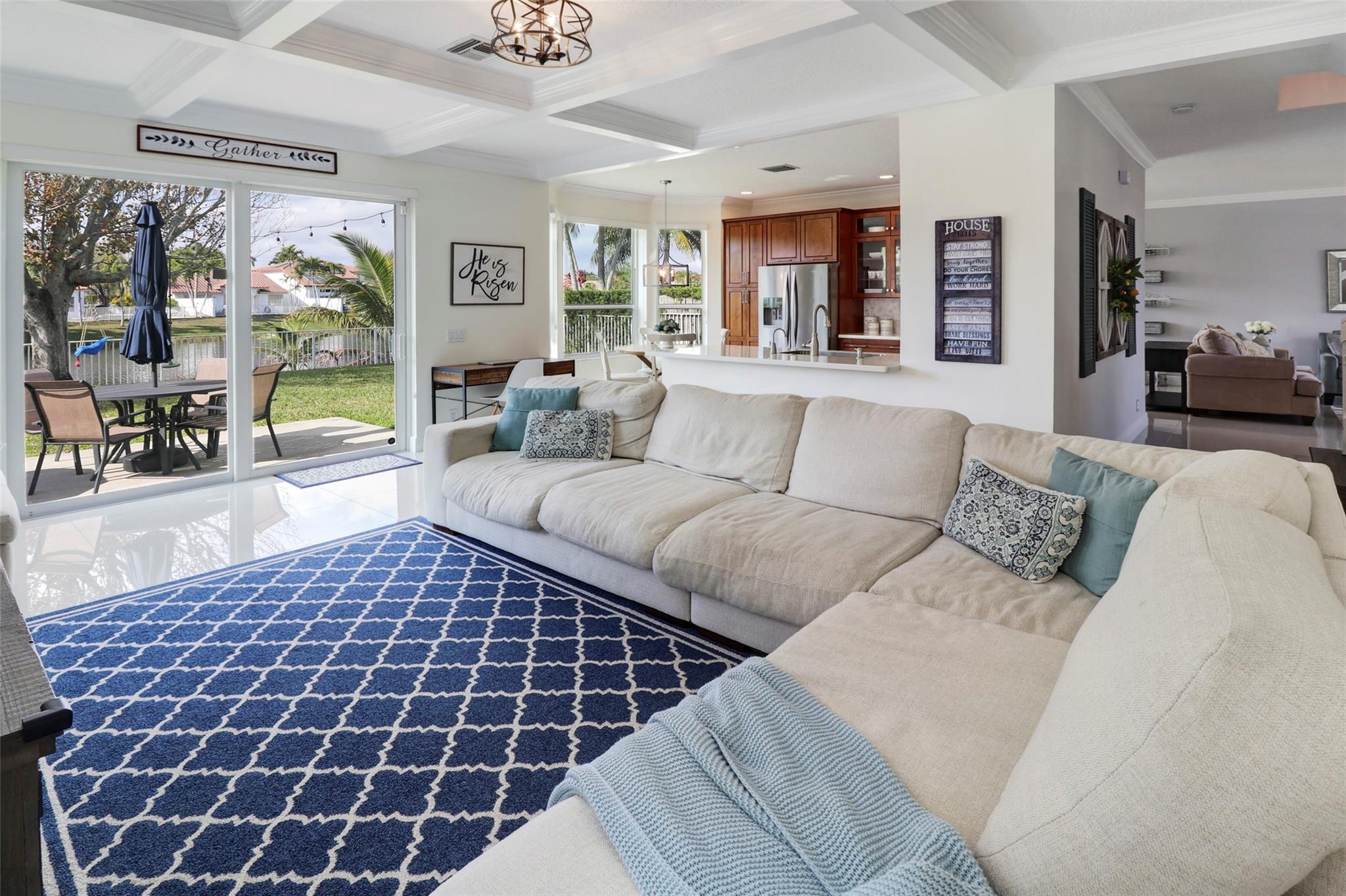 3043 Woodlands Drive