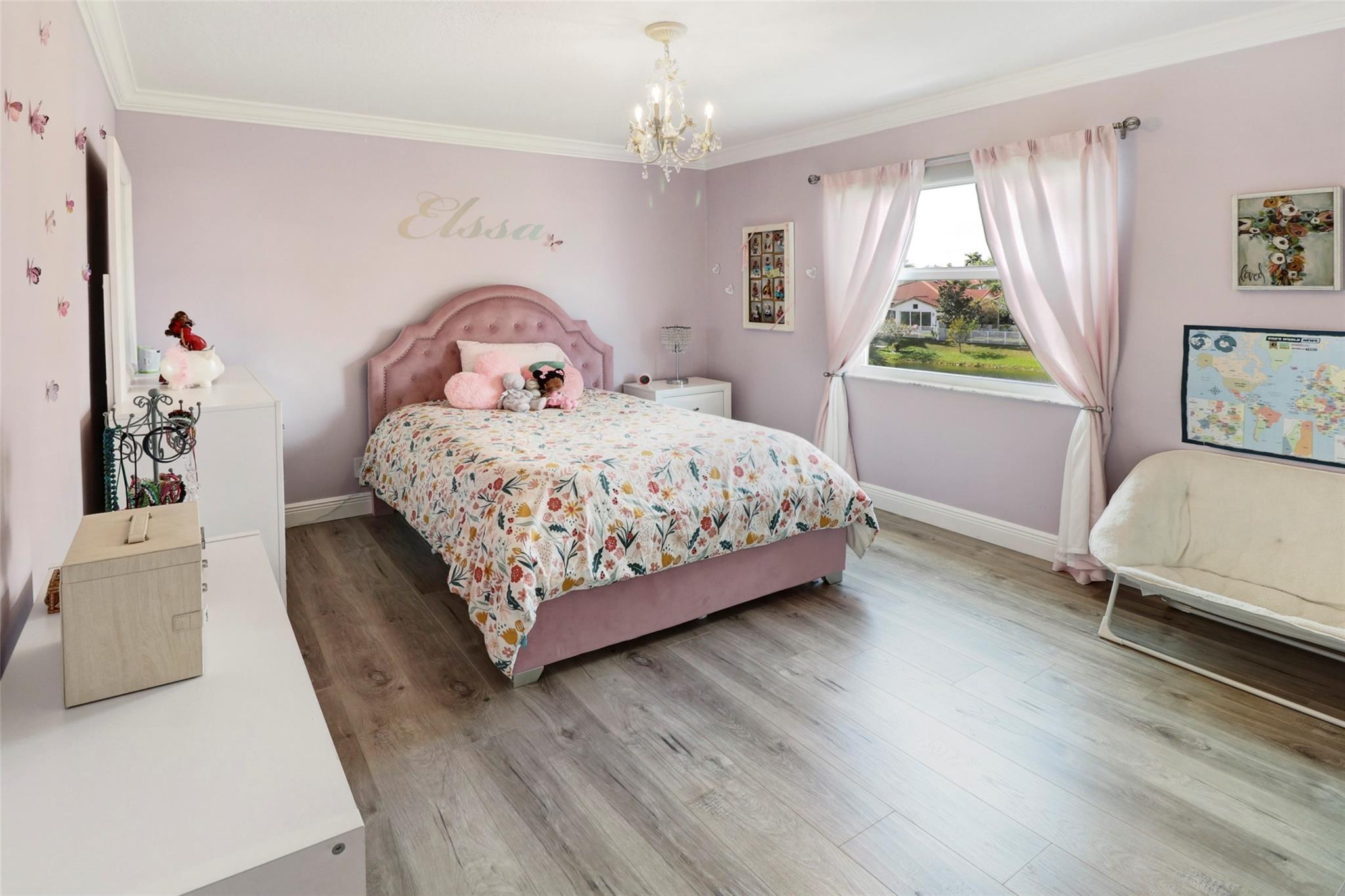 3043 Woodlands Drive