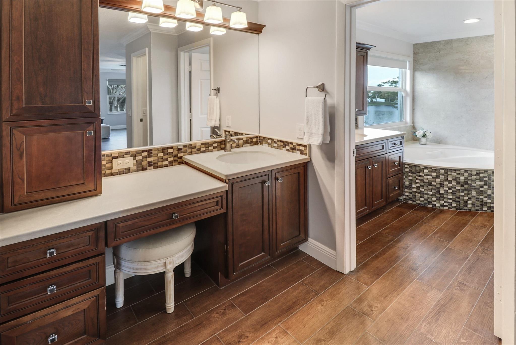 3043 Woodlands Drive