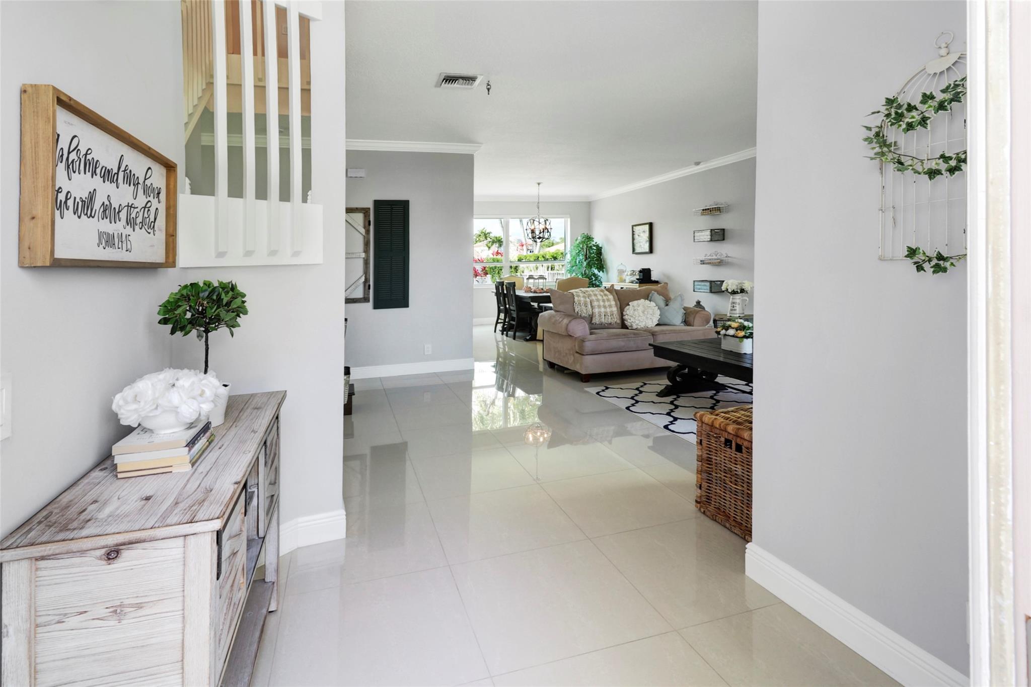 3043 Woodlands Drive