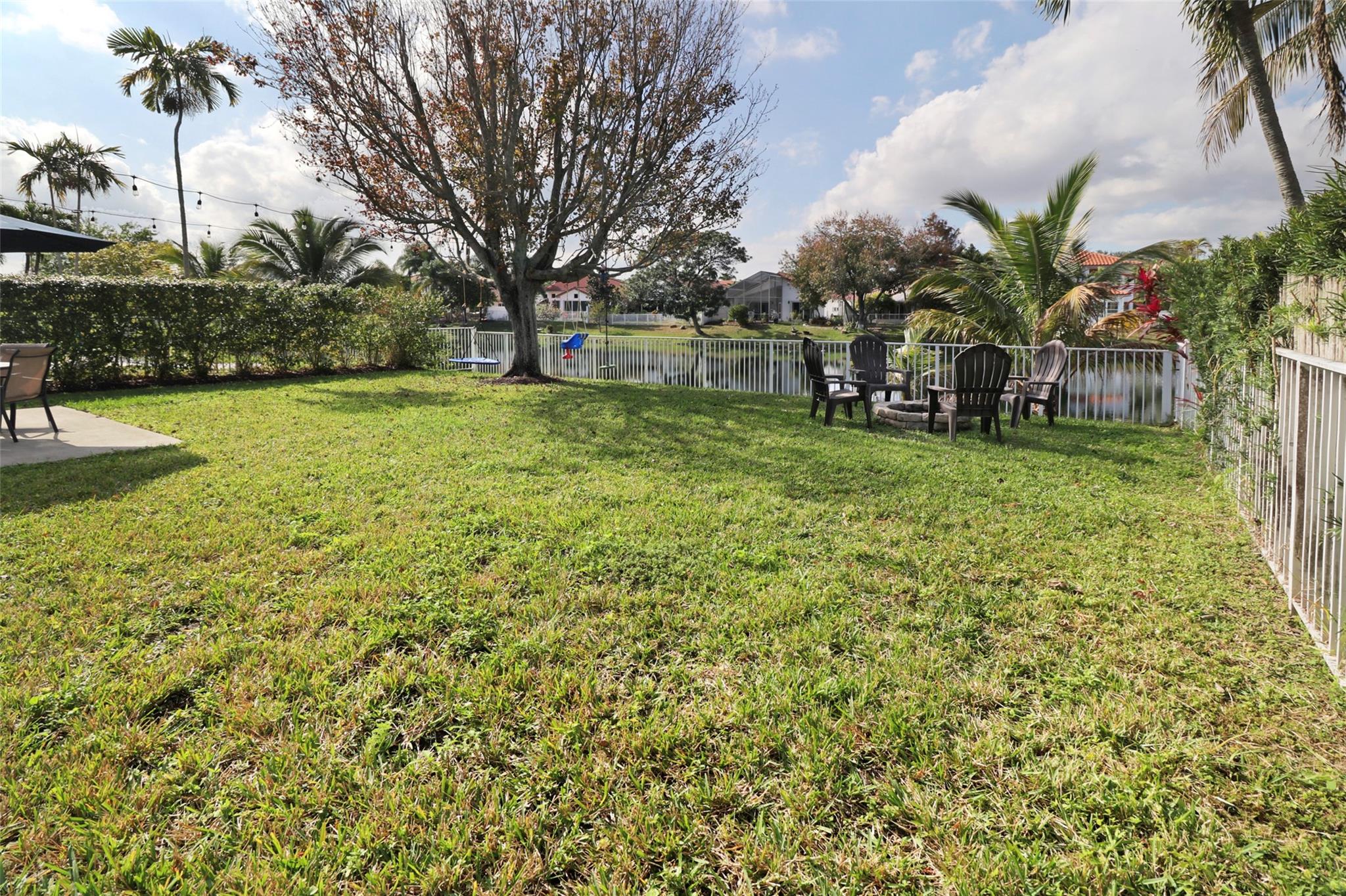 3043 Woodlands Drive