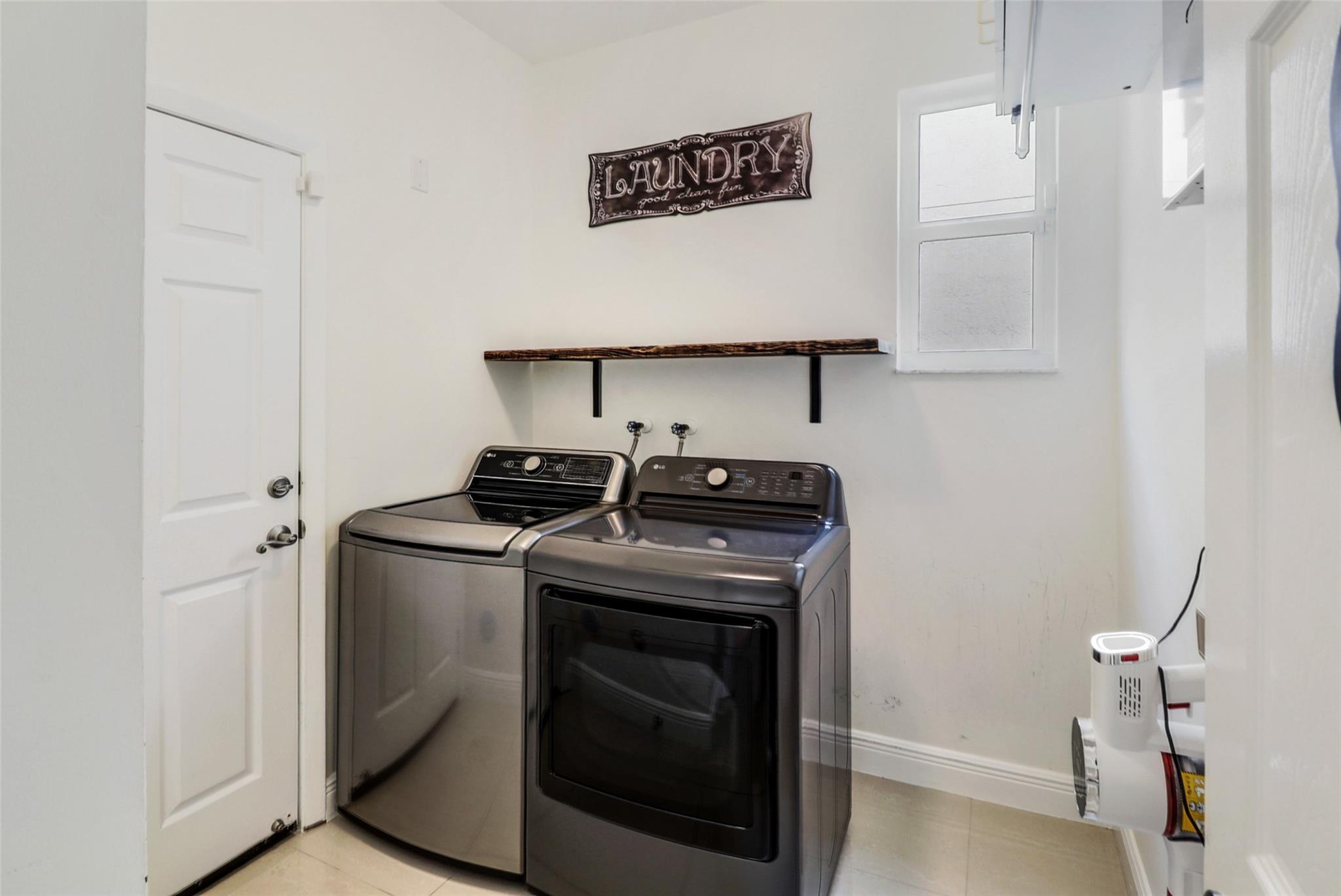 3043 Woodlands Drive