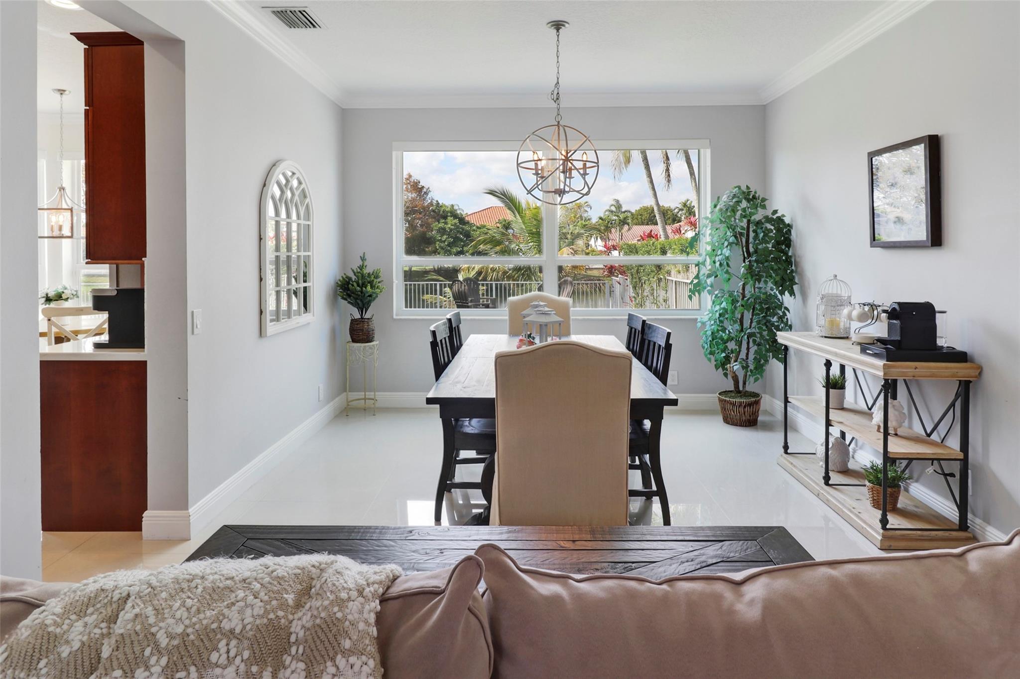 3043 Woodlands Drive