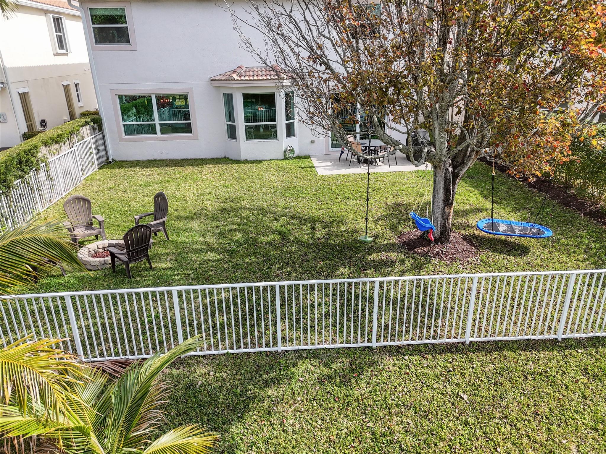 3043 Woodlands Drive