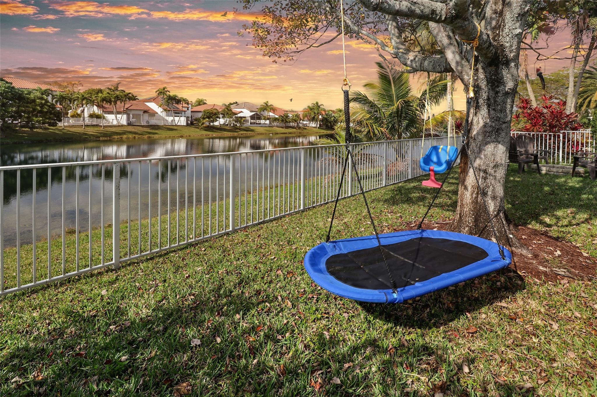 3043 Woodlands Drive