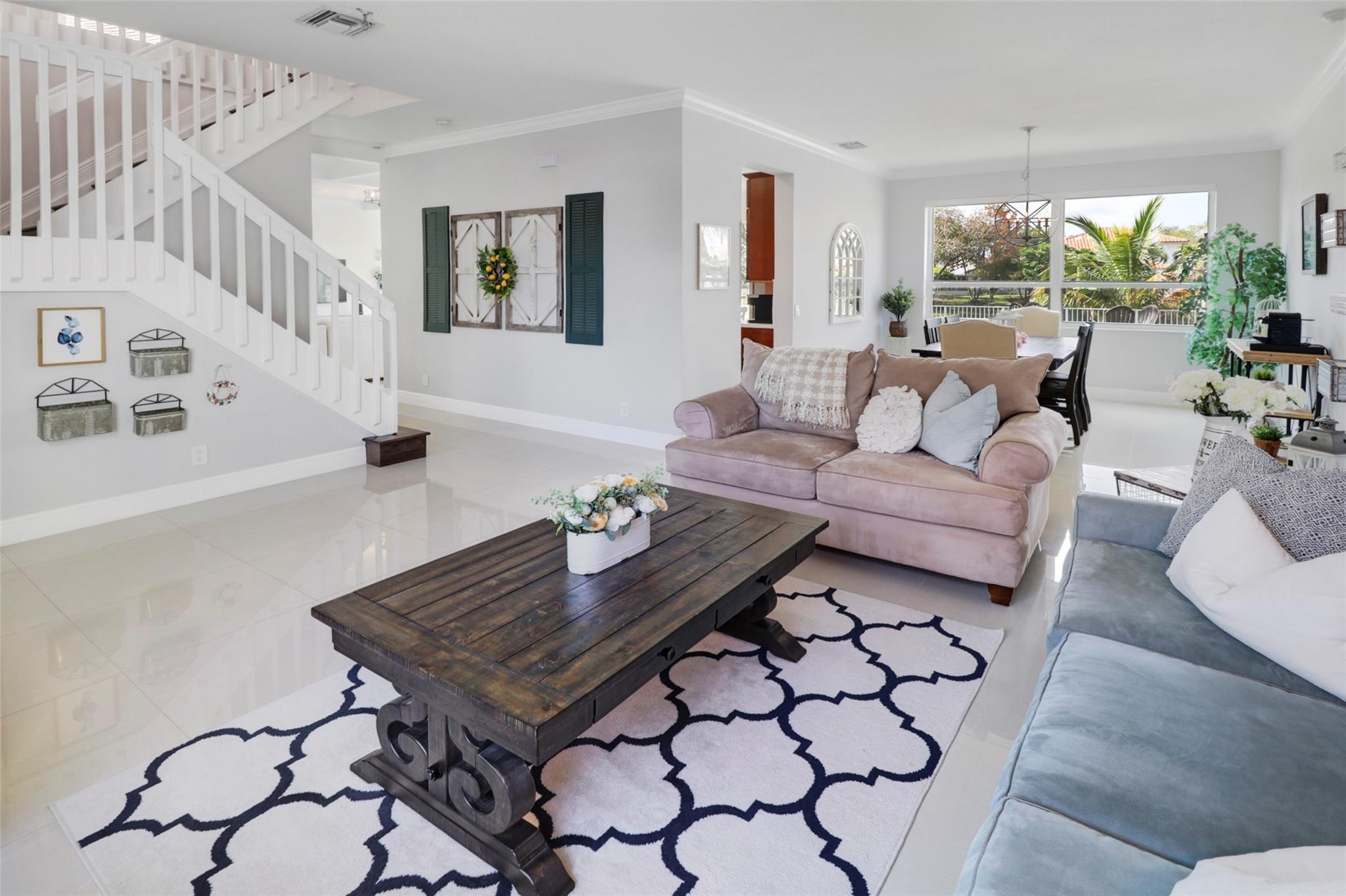 3043 Woodlands Drive