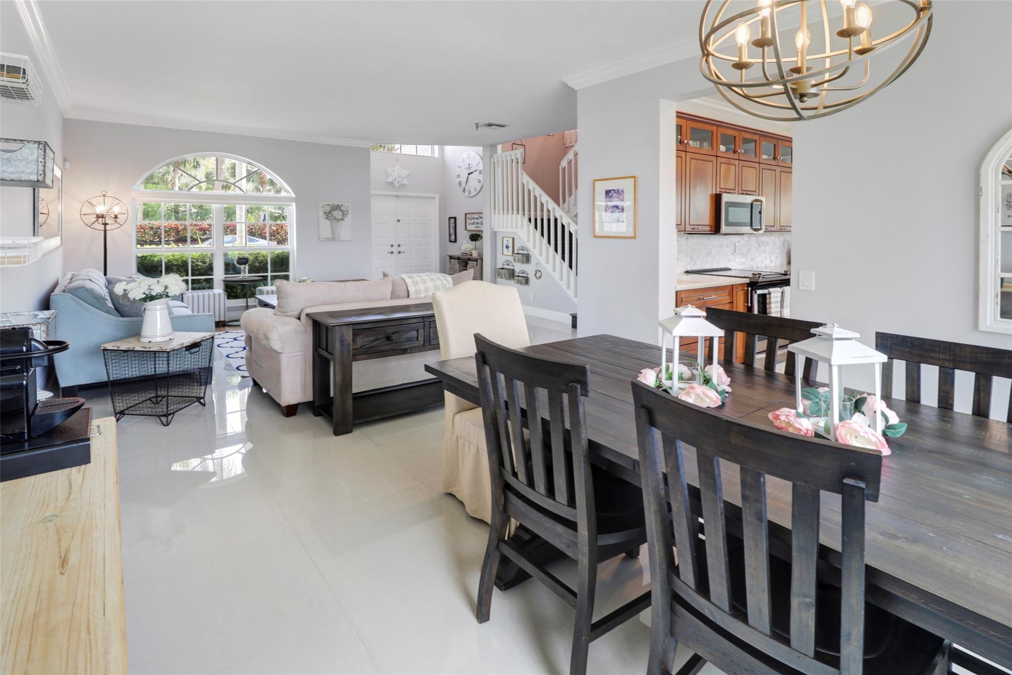 3043 Woodlands Drive