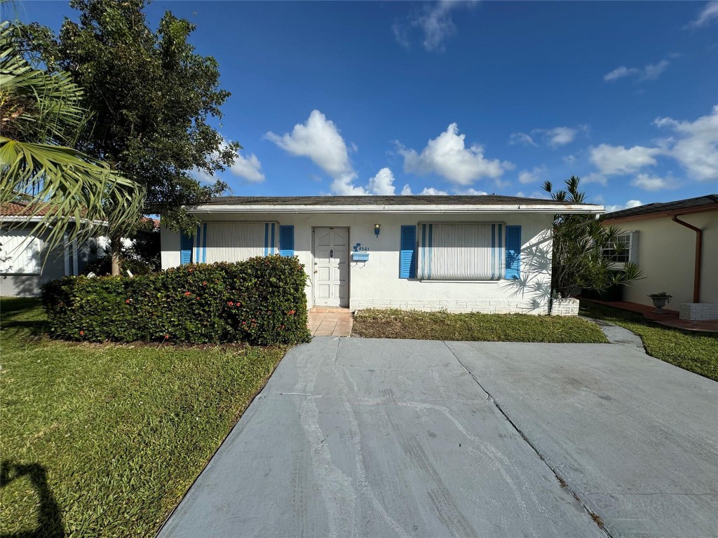 8521 NW 57th Ct