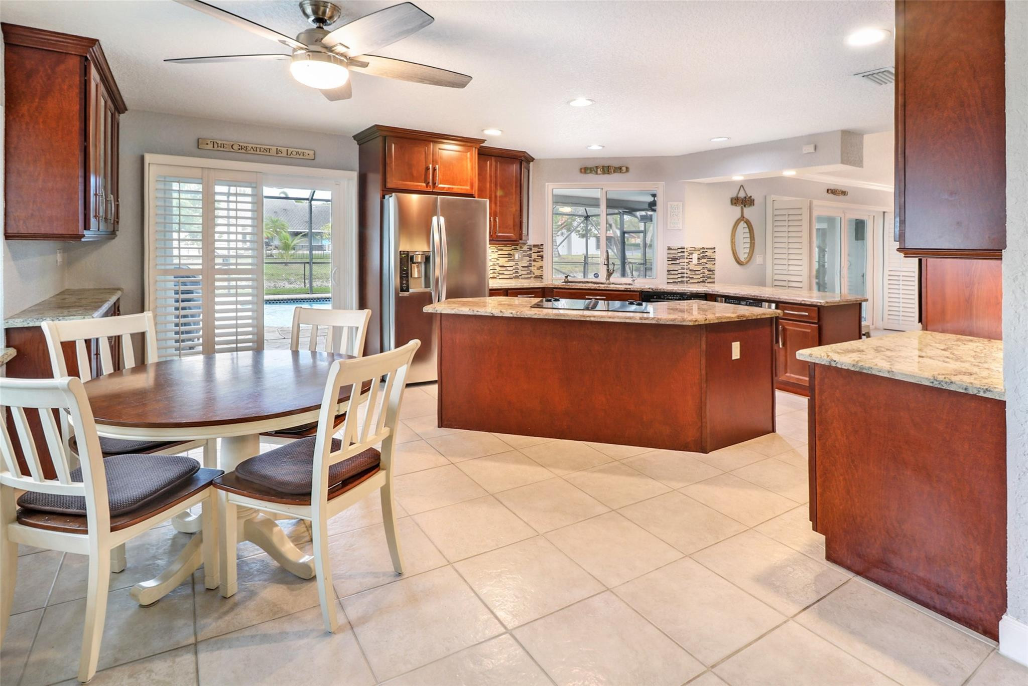 5601 NW 88th Ter