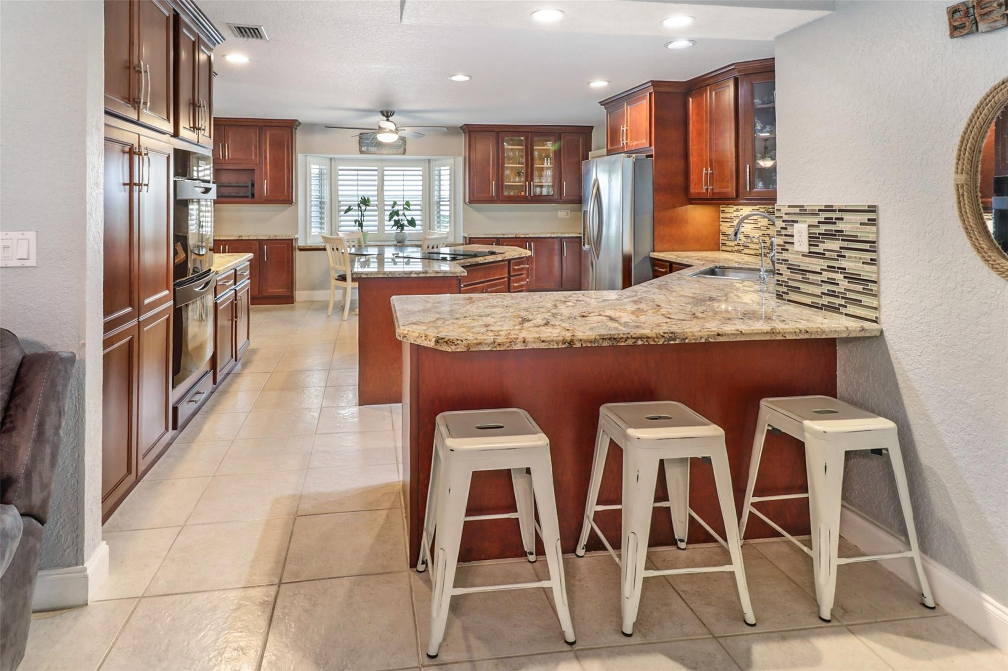 5601 NW 88th Ter