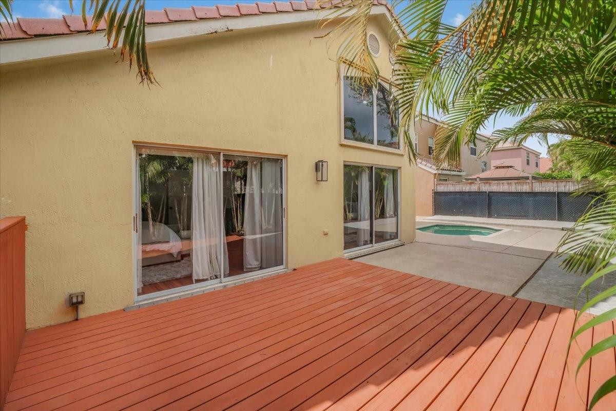 221 NW 117th Ave
