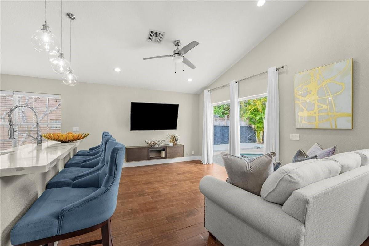 221 NW 117th Ave