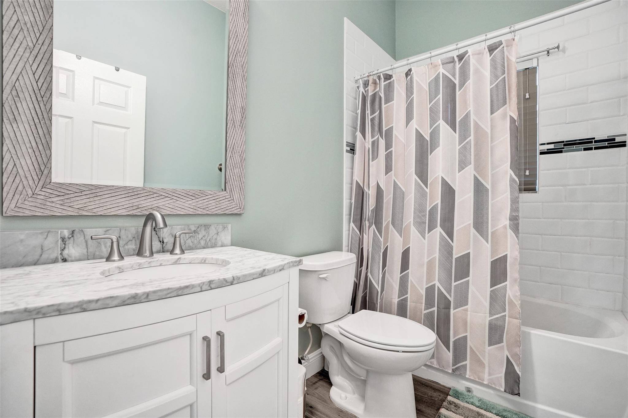 126 NW Heather Street