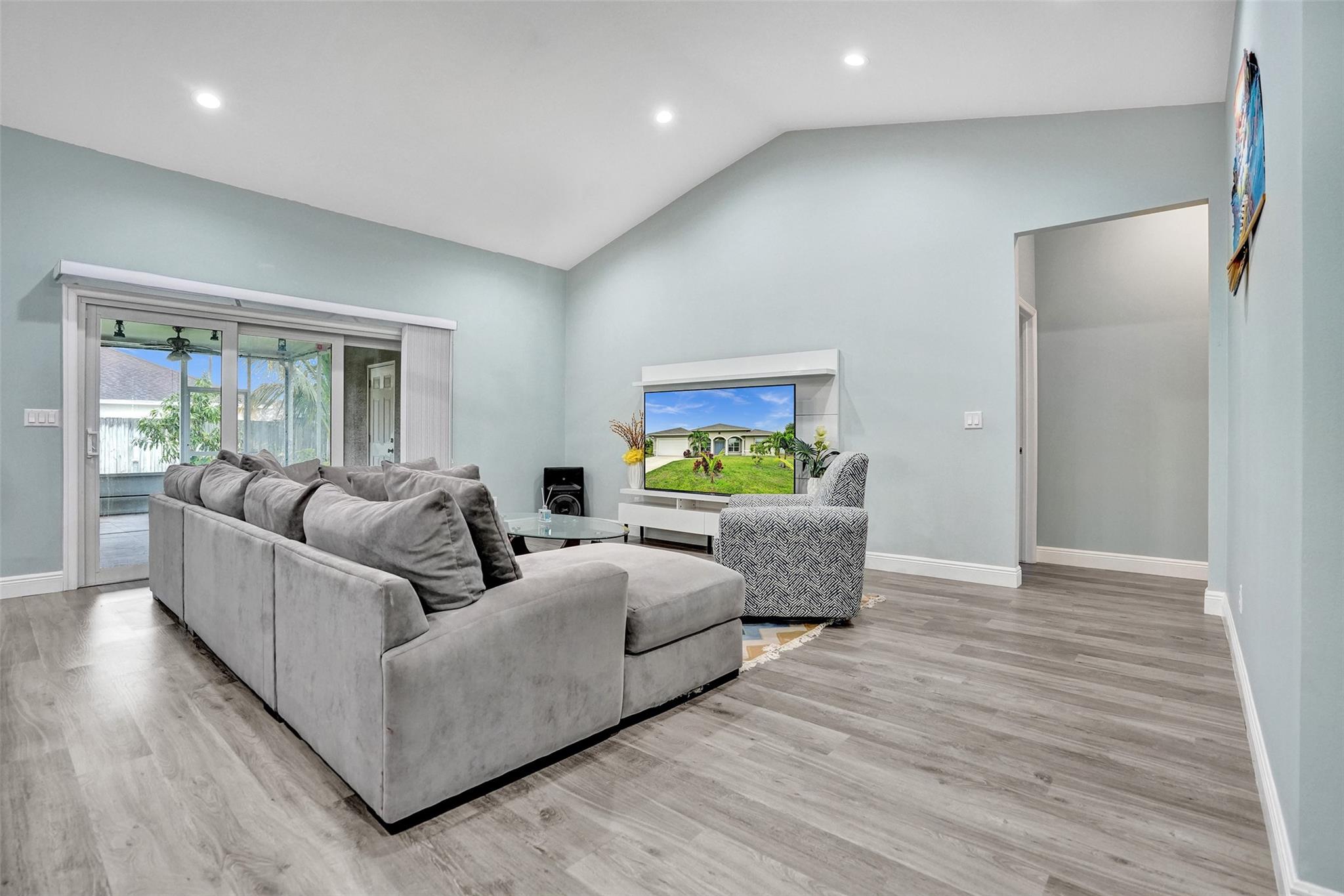 126 NW Heather Street