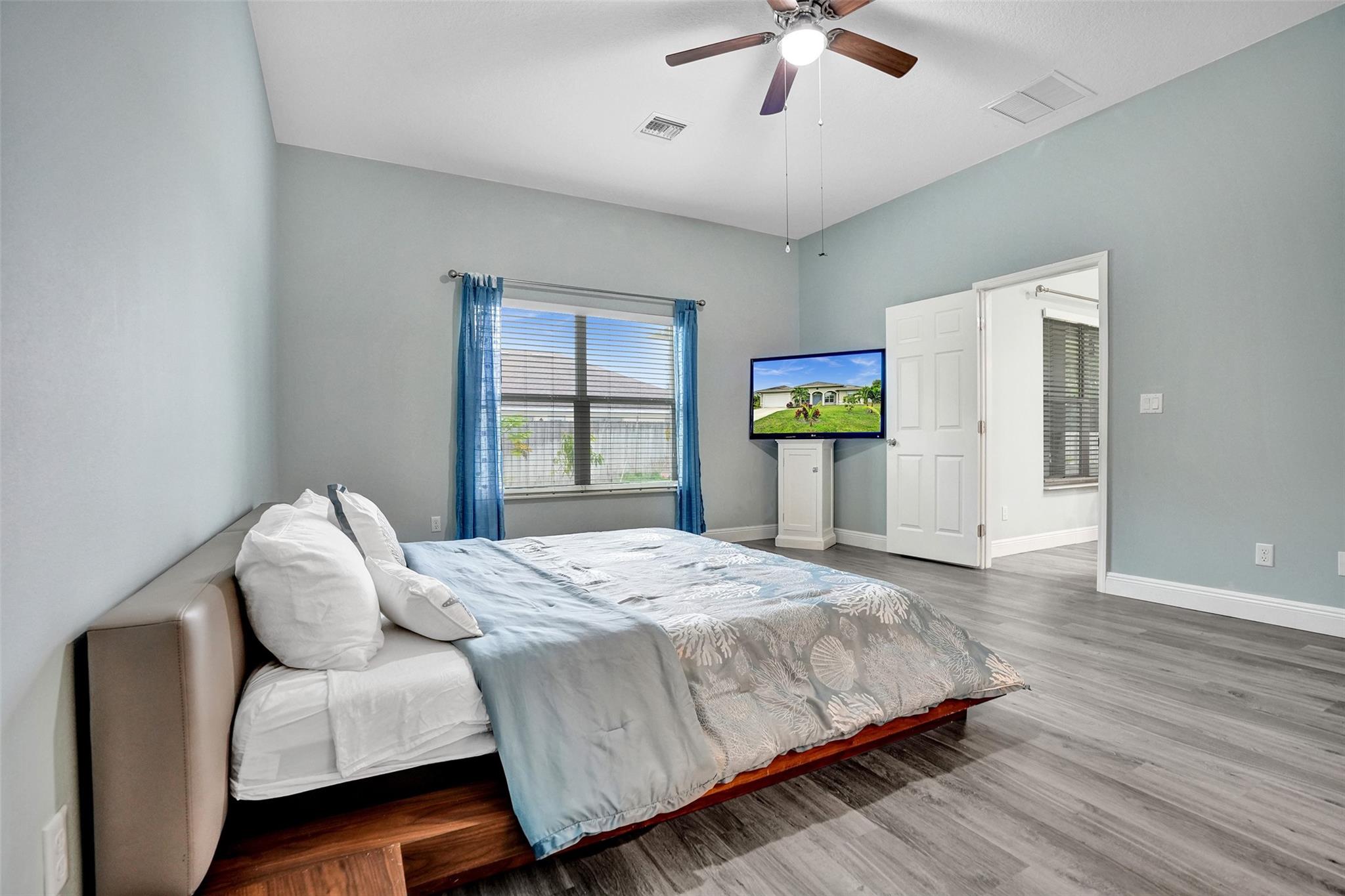 126 NW Heather Street