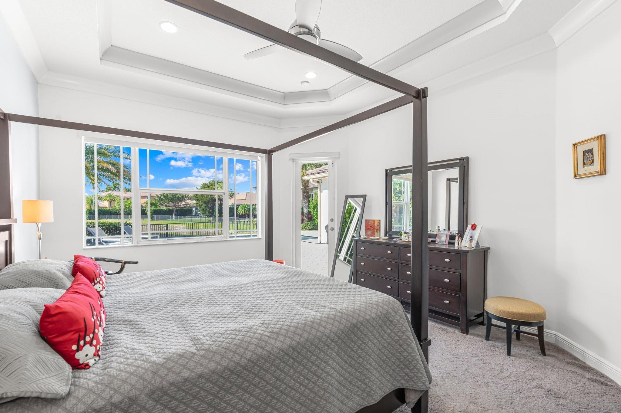 9130 Edgewater Bnd