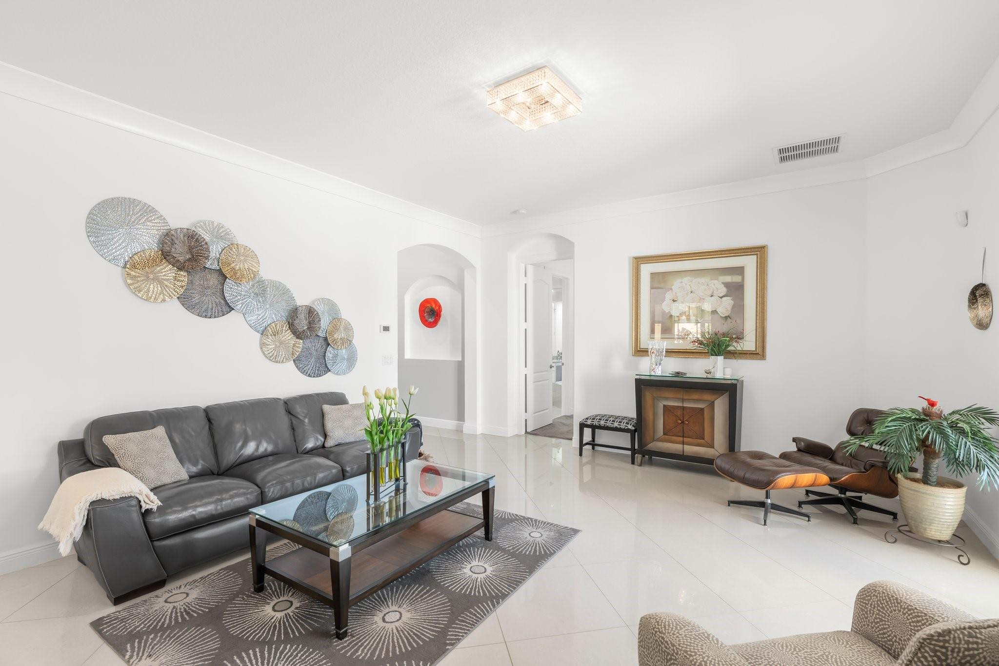 9130 Edgewater Bnd