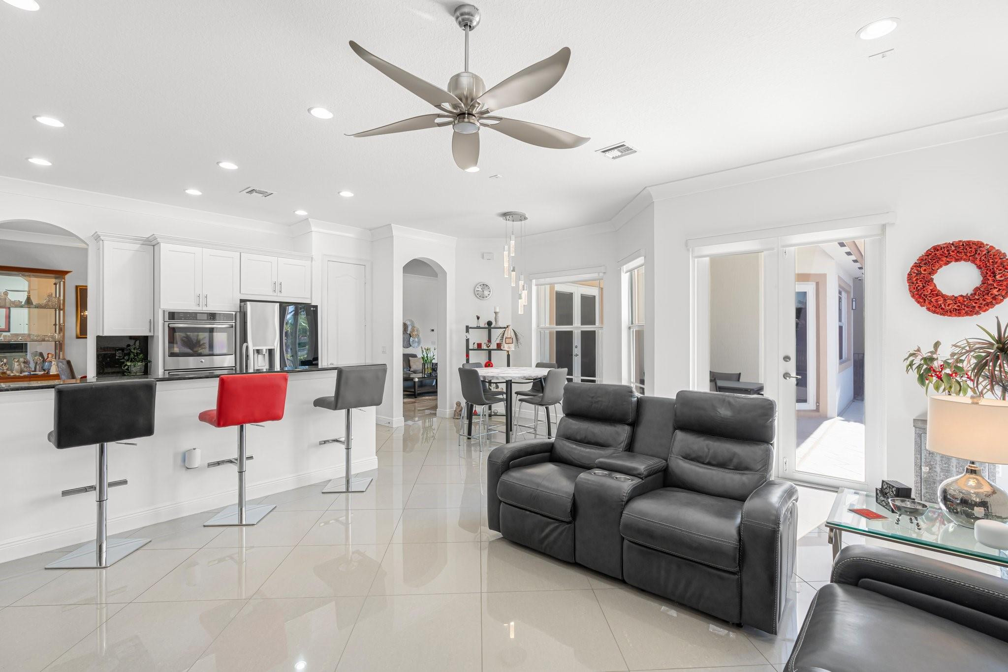 9130 Edgewater Bnd