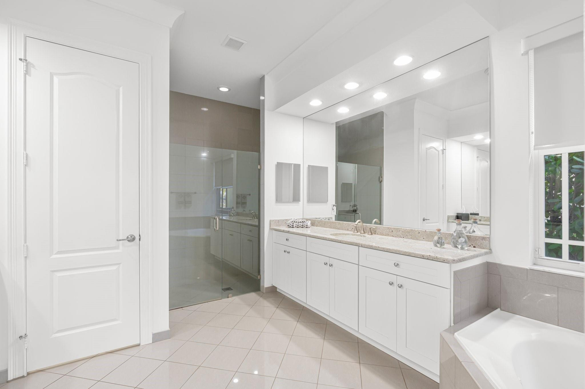 9130 Edgewater Bnd