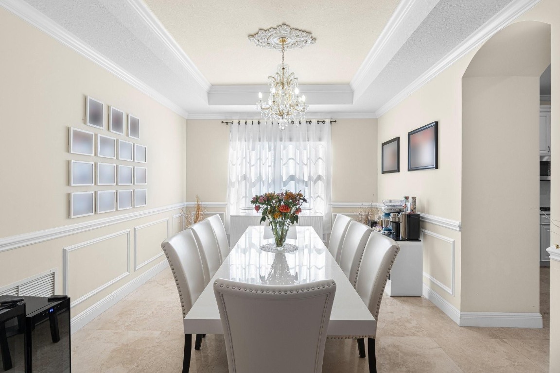 10130 Edgewater Court, Parkland