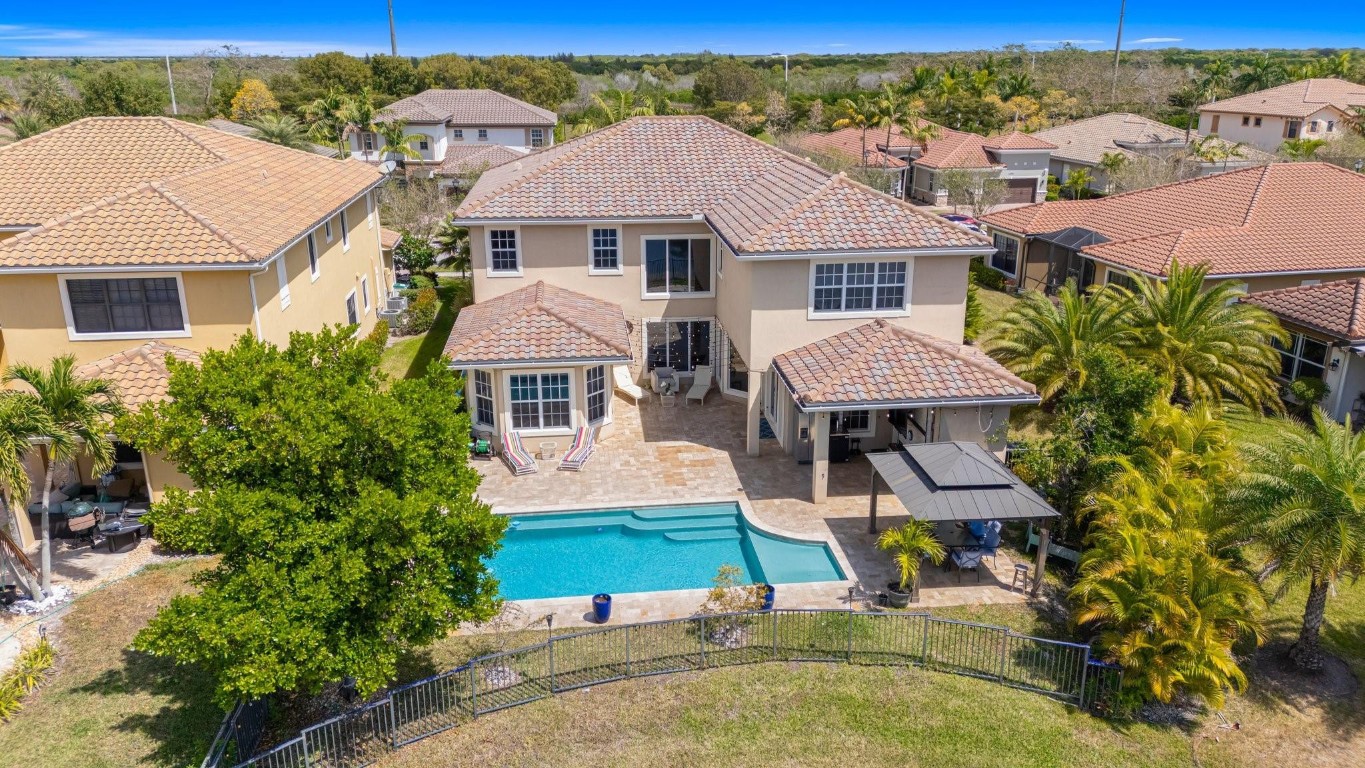 10130 Edgewater Court, Parkland