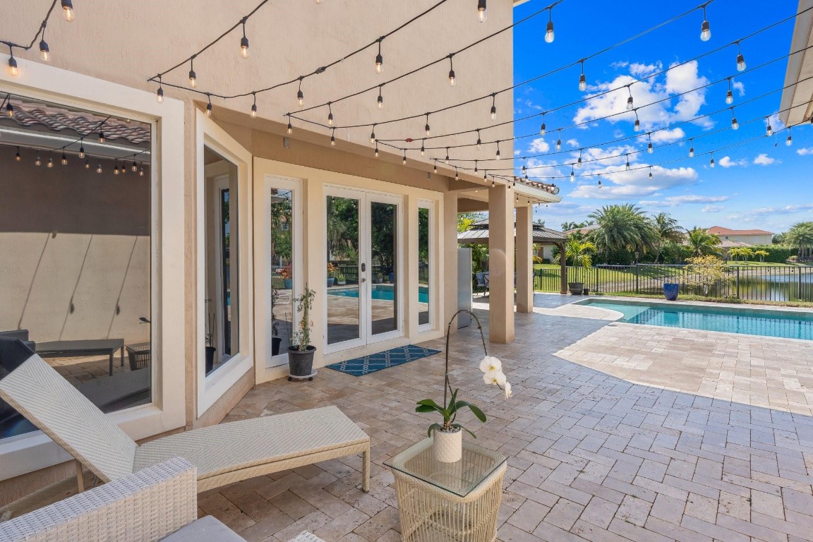 10130 Edgewater Court, Parkland