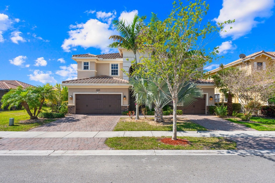 10130 Edgewater Court, Parkland