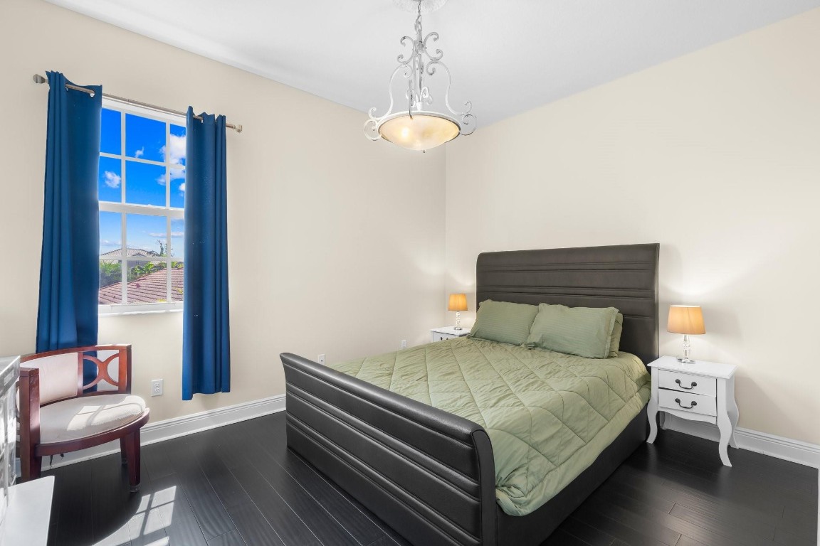 10130 Edgewater Court, Parkland